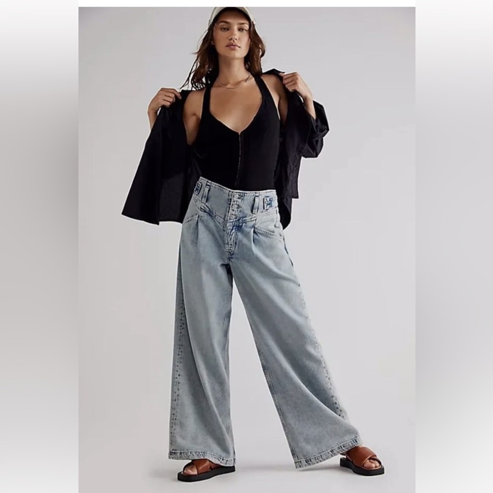 NWOT Free People Light Blue Care FP Super Sweeper Wide Leg Jeans Sz M baggy - Picture 1 of 16